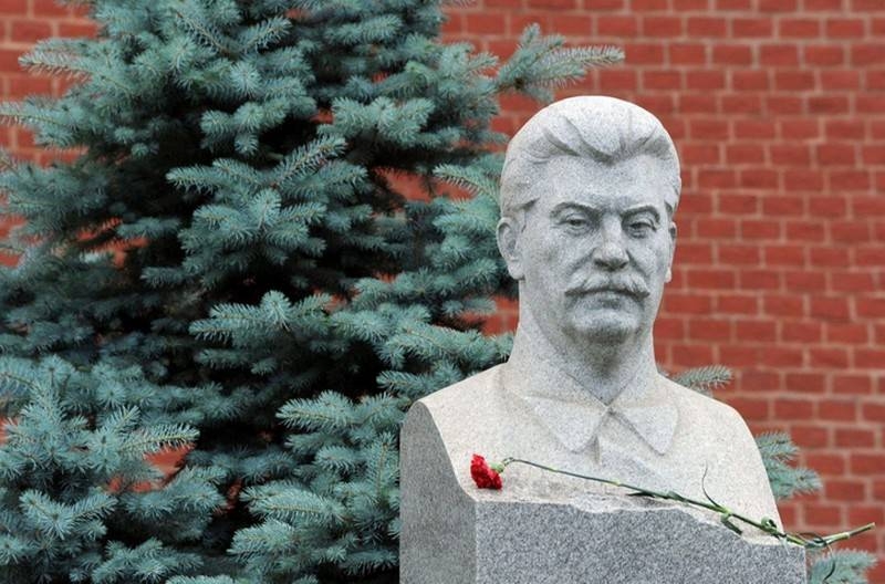 От Генпрокуратуры потребовали возбудить уголовное дело против Сталина