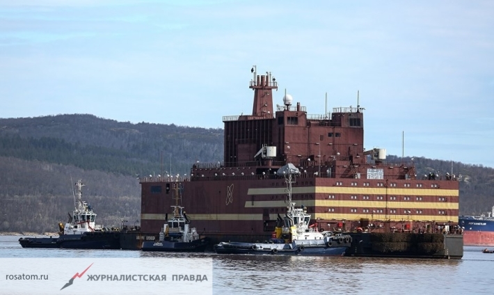 В Баренцево море вышел первый в мире плавучий атомный энергоблок «Академик Ломоносов»
