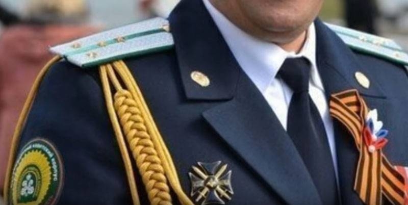 Рассматриваются аспекты "борьбы с ряжеными" - new regulations sale of military uniforms