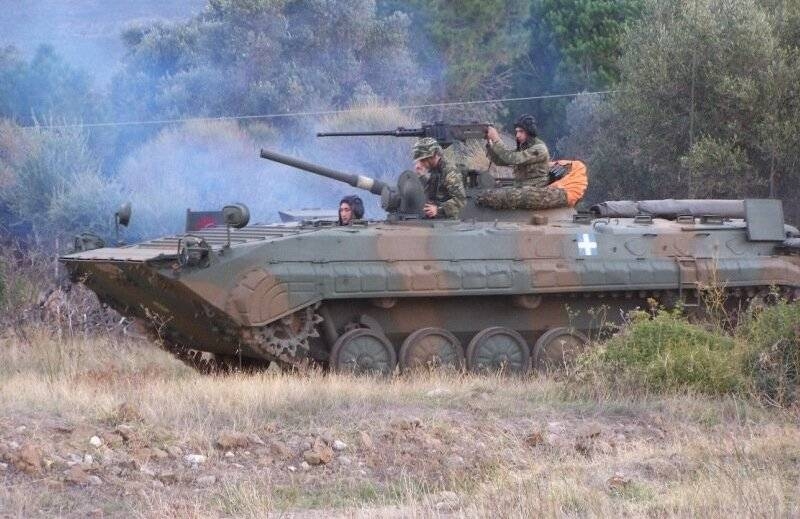 Greece put the sun in Egypt 92 BMP-1 in the presence of the army