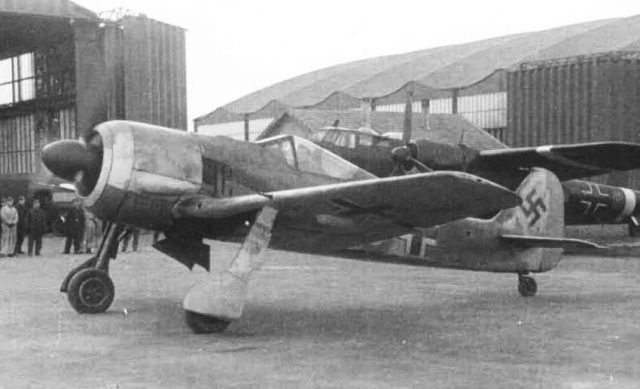 Avions de combat: Chasseur FW-190 