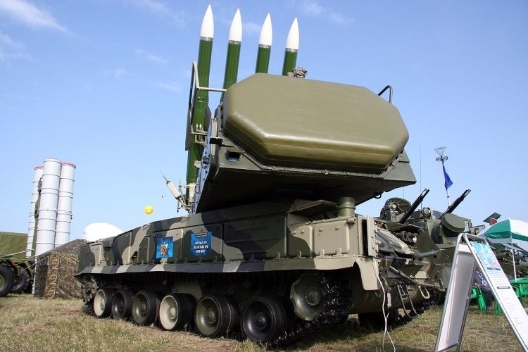 Иран разработал собственный ракетный комплекс «Бавар-373»