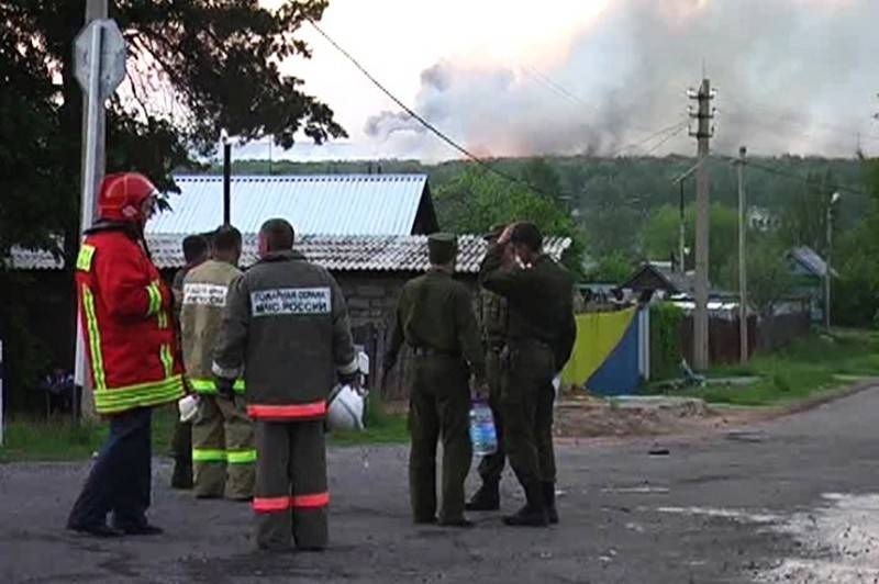 To extinguish a fire in the Achinsk district pulled fire tanks
