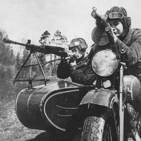 TMZ-53: motocicleta con tracción total, no llegar a los campos de batalla 