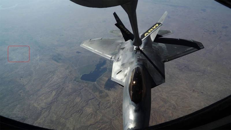 The network said the new appearance of the F-22 in the skies over Syria