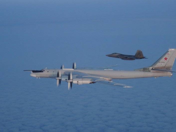 medios occidentales: союзники перехватили Ту-95 и Ту-142 с использованием F-22 и "Тайфунов"