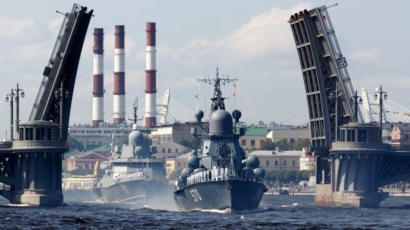 NY appreciated the naval parade in St. Petersburg