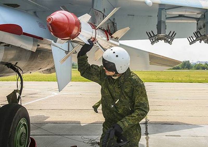 Лётчиков Ленинградской армии ВВС и ПВО переодевают в новые комбезы