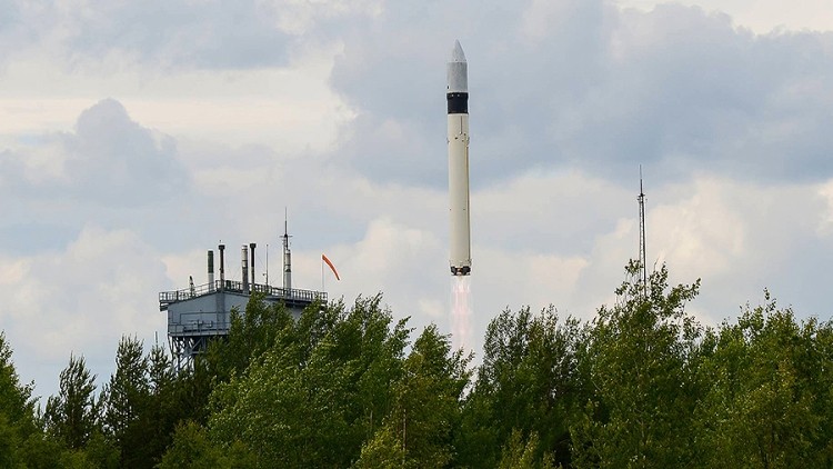 Fusée «Рокот» с военным спутником запущена с космодрома Плесецк