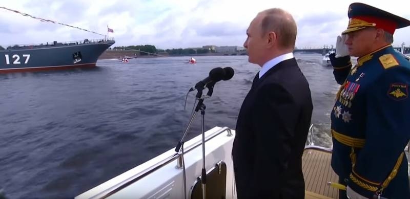 华文媒体: 绍伊古展示, 俄罗斯联邦拒绝维持其海洋强国地位