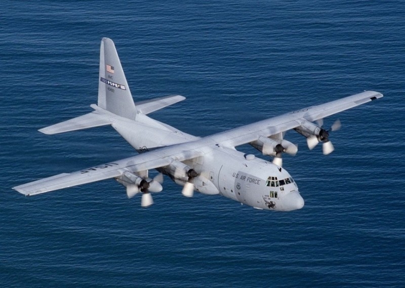 Два военных самолета США провели разведку у Крыма