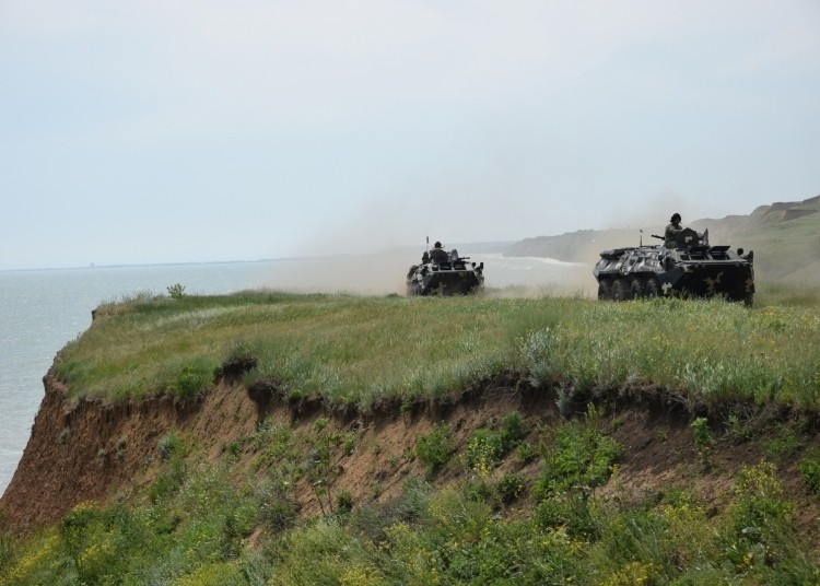 Три «добровольческих батальона» Украины сдали нацполиции 10 тонн оружия