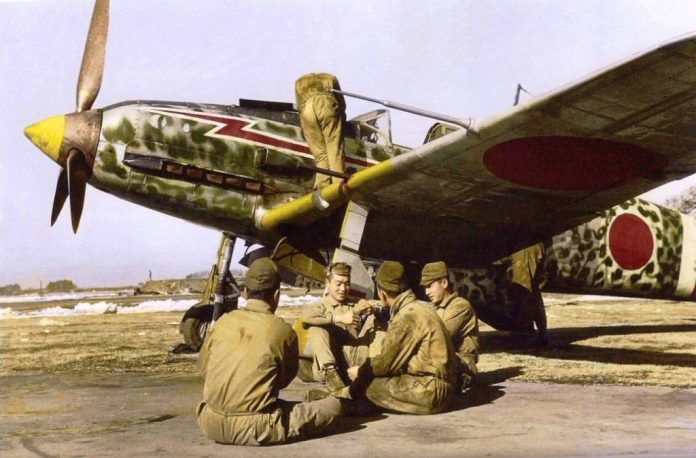 combat aircraft: истребитель Ki-61 «Hien» 