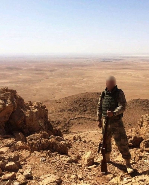 В сети обсуждают фото бойца с "апгрейдом" trohlineyki in Syria