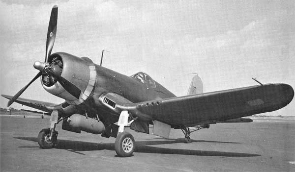 Avions de combat: chasseur embarqué F4U «Corsaire» 