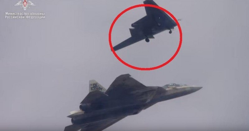 Первый полет новейшего БПЛА «Hunter» в паре с Су-57 попал на видео