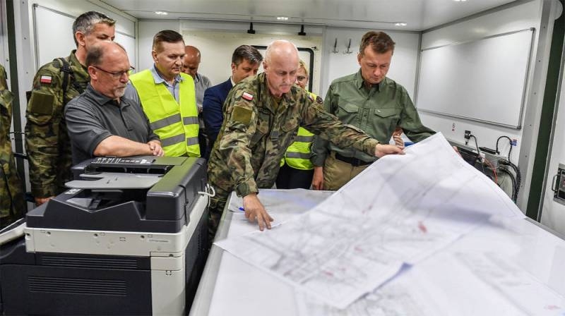Rzeczpospolita: Правительство Польши готовится к войне; организуются военные игры