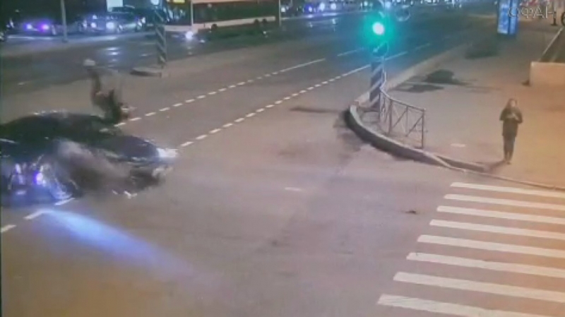 ФАН публикует видео жесткой аварии с мотоциклистом на Лиговском проспекте