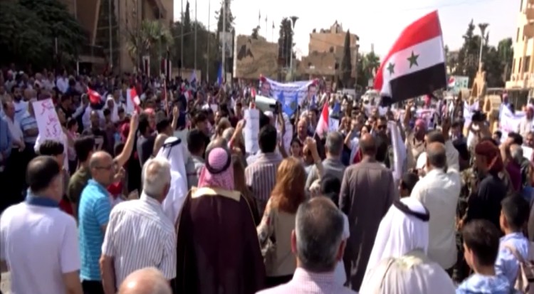 Residents Hasaka Syria supported the army and came to the rally against radical Kurds