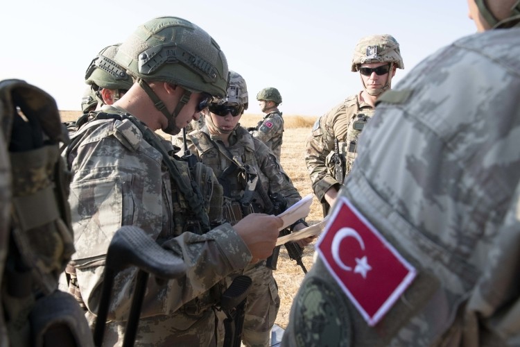 Турецкие военные и силы сирийской оппозиции захватили город Рас эль-Айн