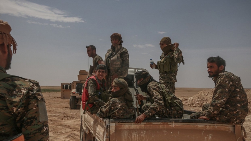 Курды-боевики выпускают из тюрем террористов ИГИЛ в ответ на паузу в операции Турции
