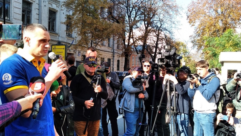 Kiev neo-Nazis marched, supporting the killer of the Italian reporter