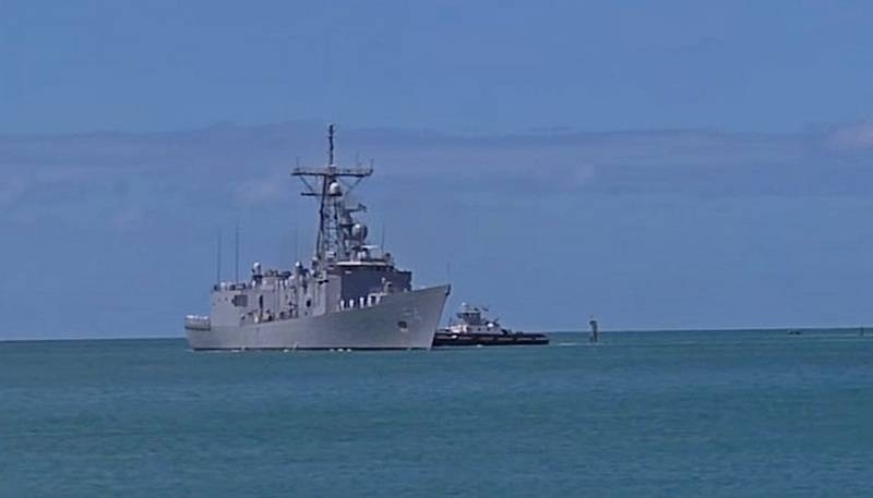 US and Singapore Navy sank the frigate FFG 54 «Ford» during the exercise