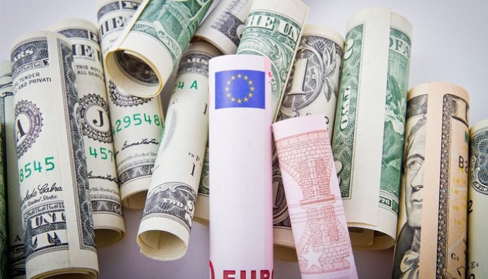 Санкционная политика США заставит ЕС отказаться от доллара в торговле с Россией