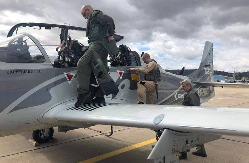Ukrainian pilots tested the light attack aircraft EMB-314 Super Tucano