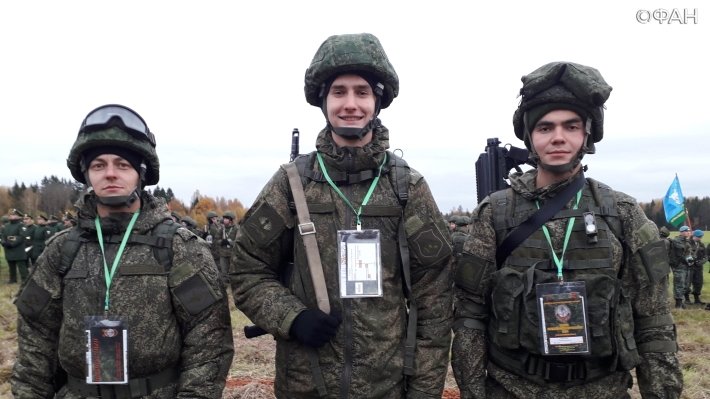 Студенты и военные повторили 85-километровый марш кремлевских курсантов