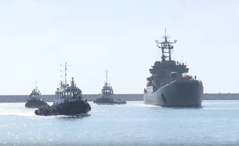 experto americano: Российский флот начинает свою игру в Средиземном море