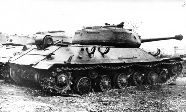 La difficile histoire du développement du char lourd soviétique IS-6 