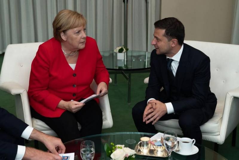 There was evidence of hypocrisy Zelensky in a telephone conversation with Merkel