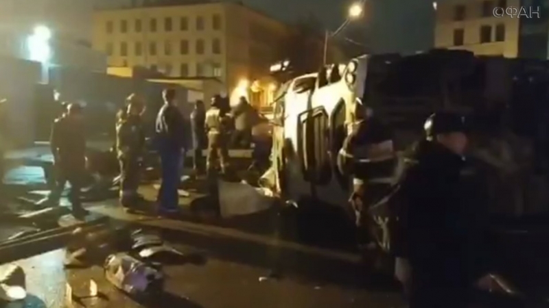 KamAZ renversé dans le nord de Saint-Pétersbourg, FAN publie des photos de la scène d'un terrible accident