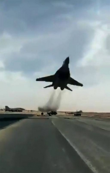 It shows a spectacular flight to the ultra-low altitude MiG-29C Algerian Air Force