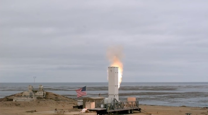 Пентагон запустил межконтинентальную баллистическую ракету