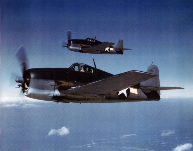 combat aircraft: compared F4U «Corsair» and F6F «Khellket» 