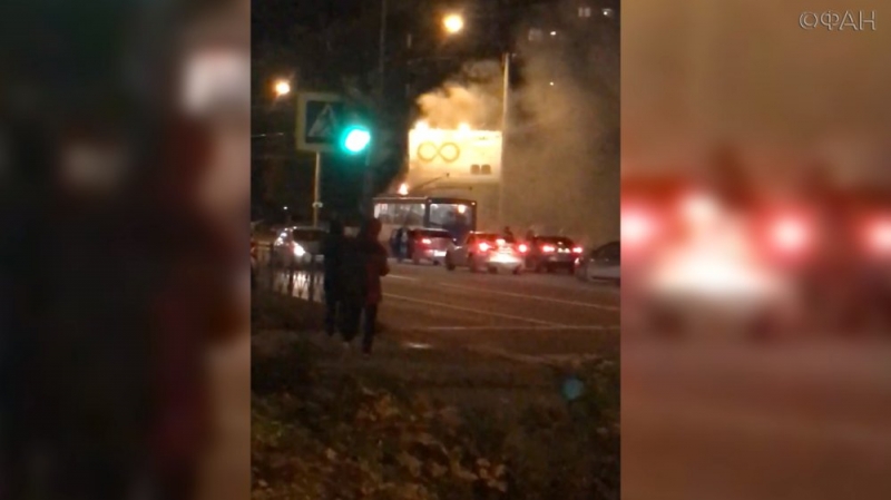 Trolleybus with passengers caught fire in St. Petersburg, FAN publishes video