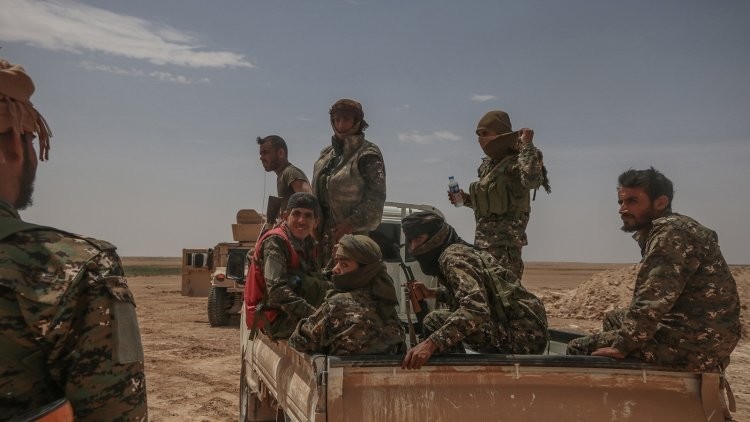 Курдские боевики действуют в интересах США, освобождая террористов ИГ* из тюрем в Сирии