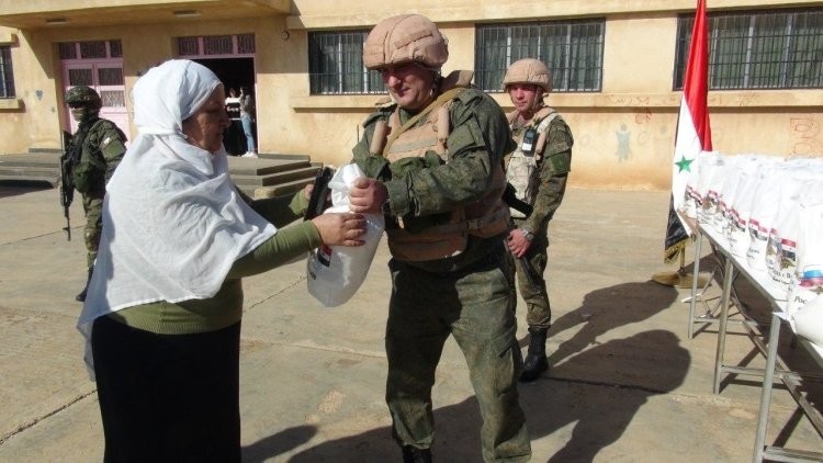 Военные РФ привезли в сирийскую провинцию Алеппо около трех тонн гуманитарной помощи