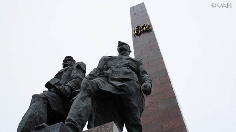 В Смольном озвучили подробности торжеств 76-й годовщины освобождения Ленинграда. 