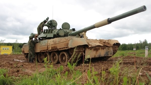 美军测试俄罗斯T-80坦克，满意