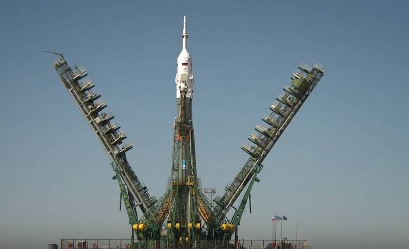 NASA разместило заявку на покупку двух мест на российских "Союзах"