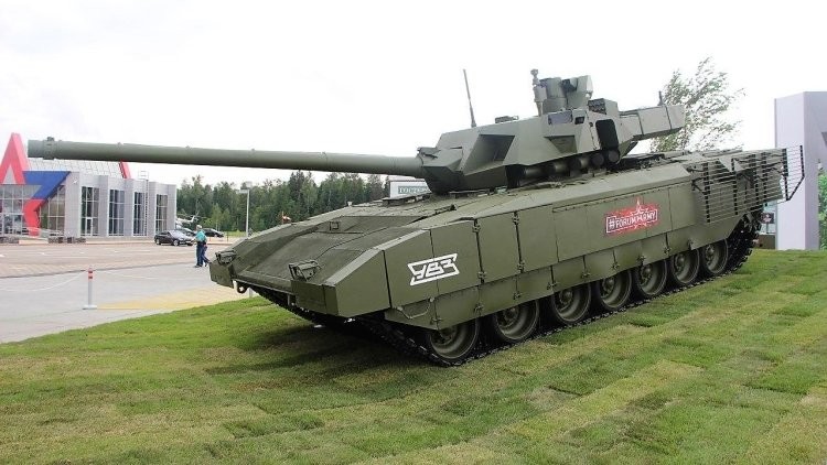 Названы сроки, когда первая партия танков Т-14 «Армата» поступит в ВС России