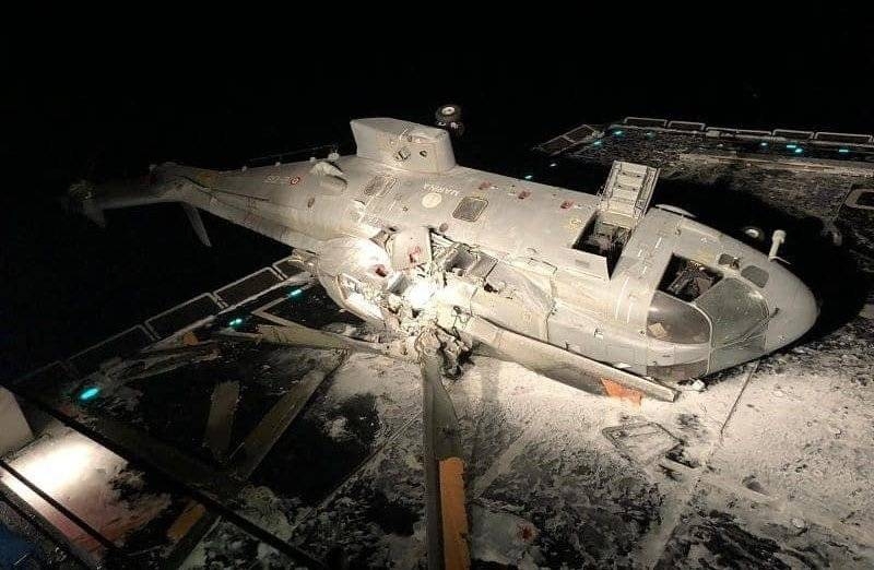 Multi-purpose helicopter of the Italian Navy crashed while landing on the deck of the destroyer