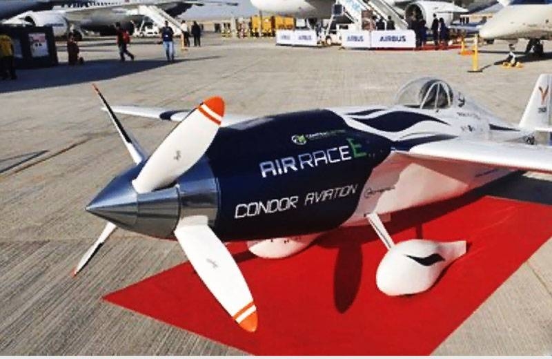 На авиасалоне в Дубае представлен первый электрический "гоночный" avión