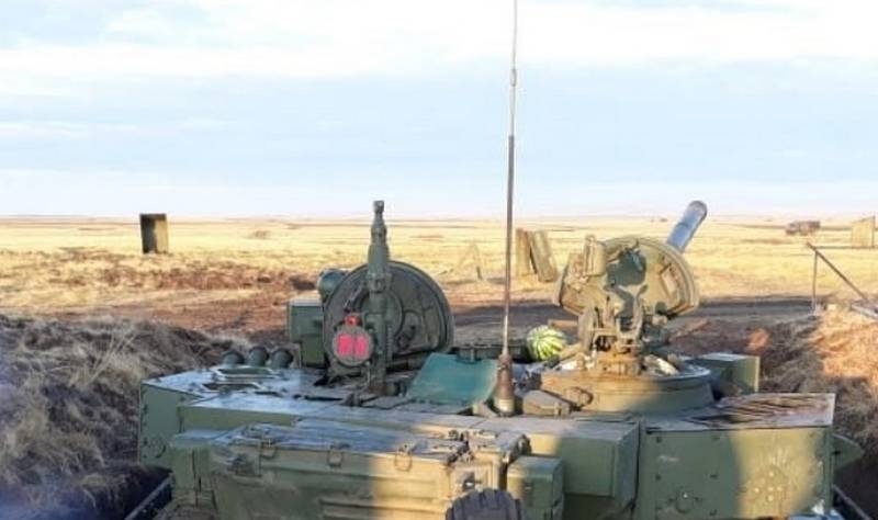 В Сети появился снимок испытаний танка Т-72Б3 с установленным КАЗ "Арена-М"