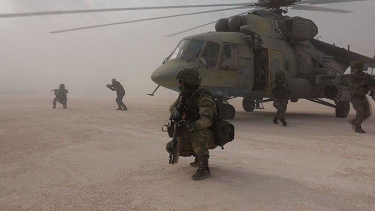Опубликованы кадры с высадкой военной полиции РФ на брошенном США аэродроме в Сирии