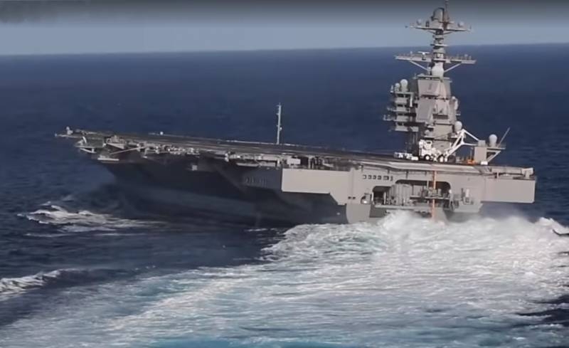 The newest American aircraft carrier «Ford» on high-speed turns