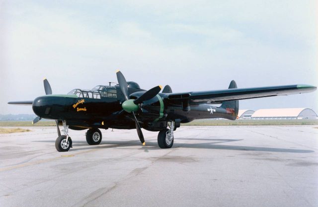 aeronave de combate: палубный бомбардировщик Douglas SBD «Dauntless» 